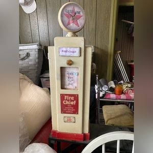 Vintage Gas Pump Key Ring Holder